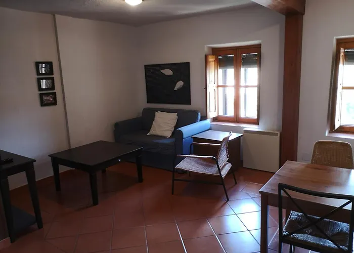 La Casa Roja Del Alto Tajo